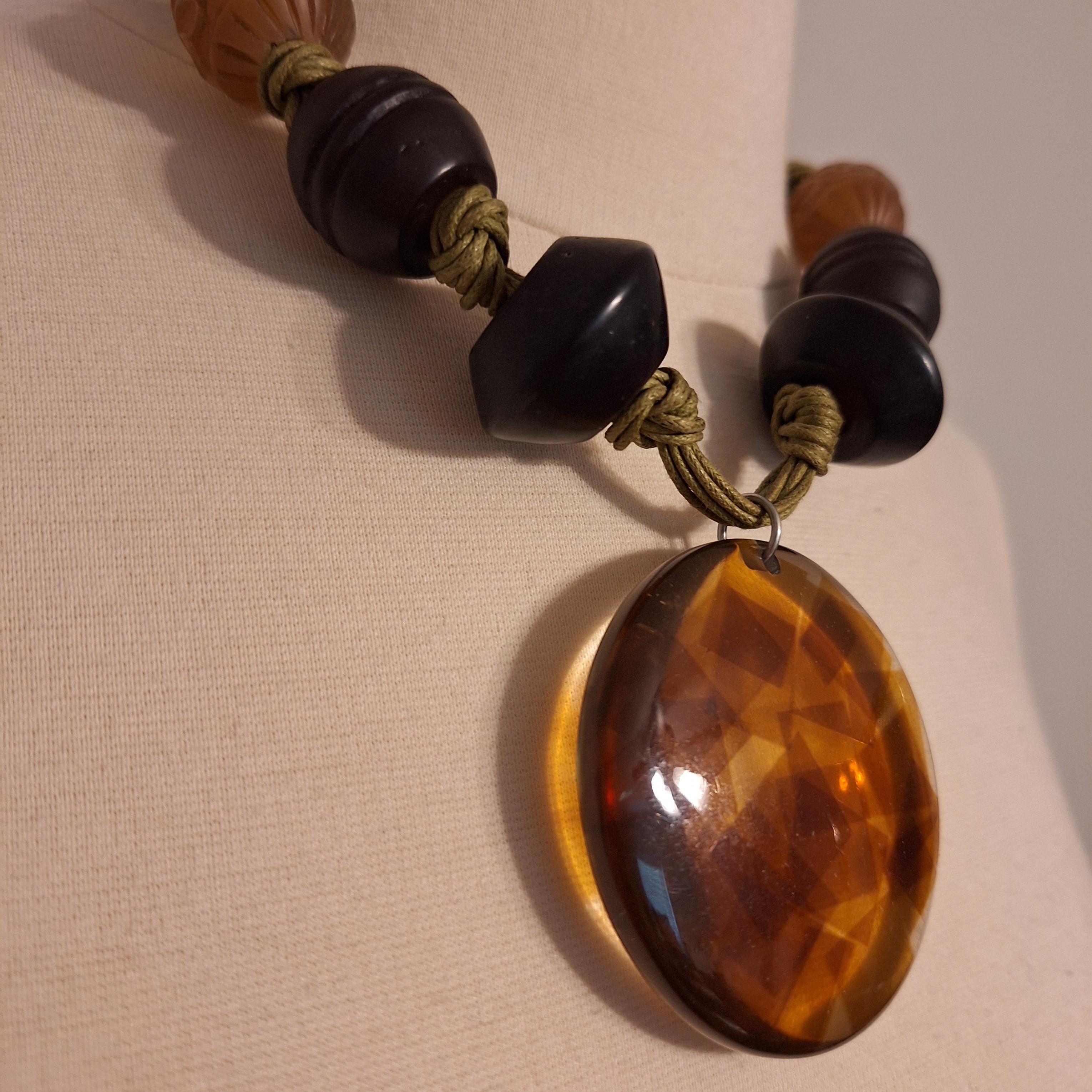 Vintage Chunky Brown Lucite Necklace 18 Chain Extender 25$